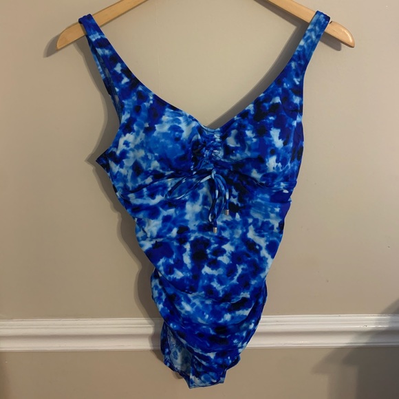 NEW One Piece - Picture 1 of 5